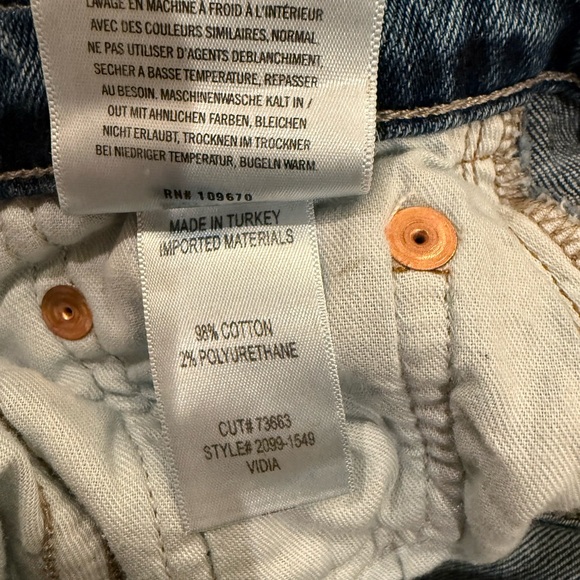 Citizen - Picture 6 of 6